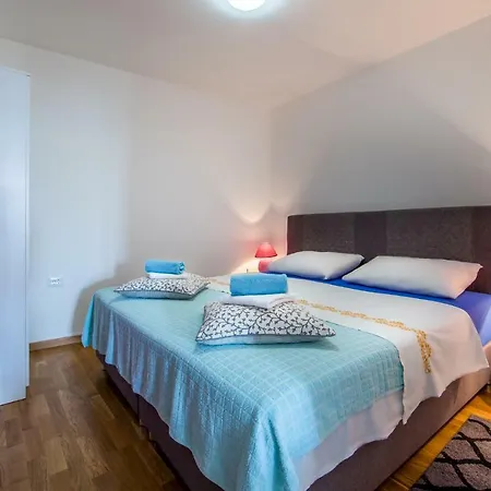 아파트 Krnic New Fiore *